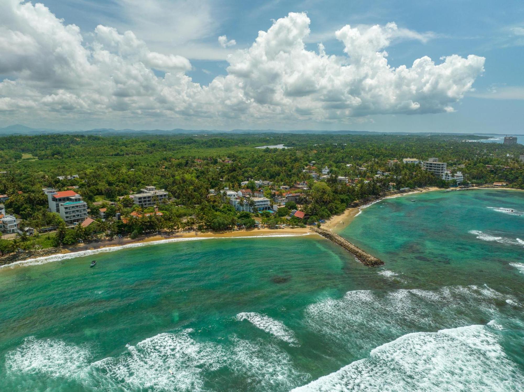 Beachmirissa Hotel Экстерьер фото