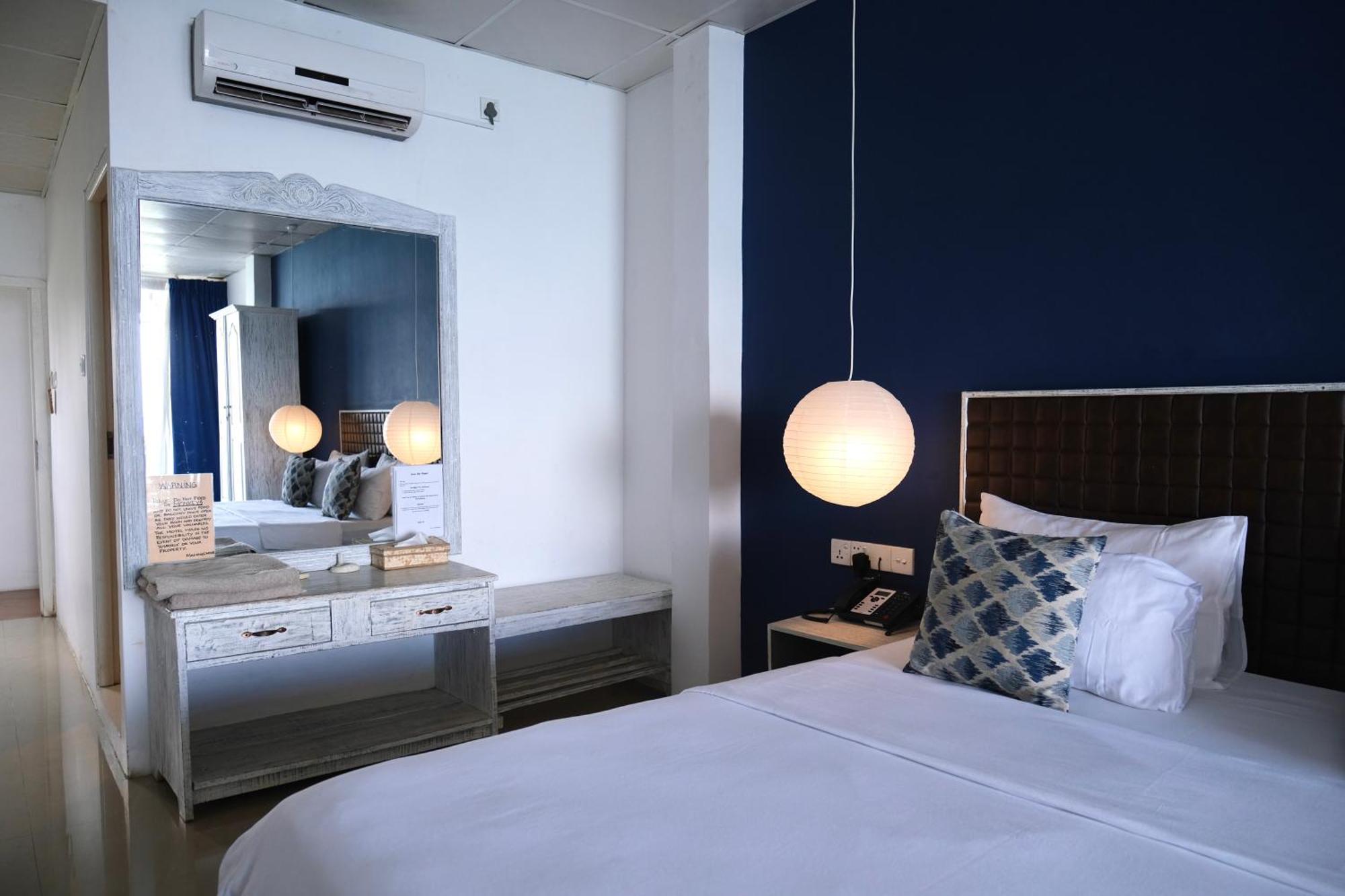 Beachmirissa Hotel Экстерьер фото